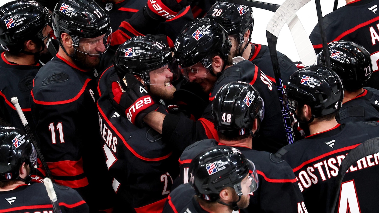 Ehlers tranche en prolongation et les Hurricanes renversent le Canadien