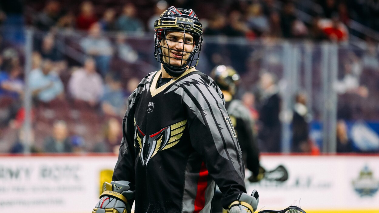 Stéphane Charbonneau lors d'un match de crosse avec les Wings.