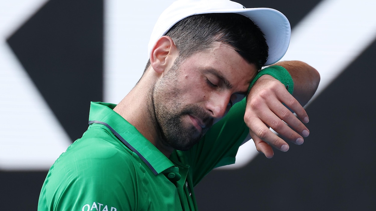 Djokovic, miraculé, retrouvera Sinner en demi-finales en Australie