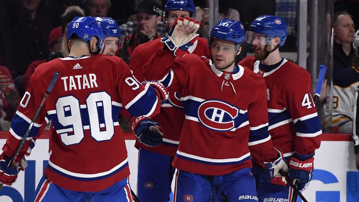 Max Domi célèbre son but en troisième période du match contre les Sabres de Buffalo.