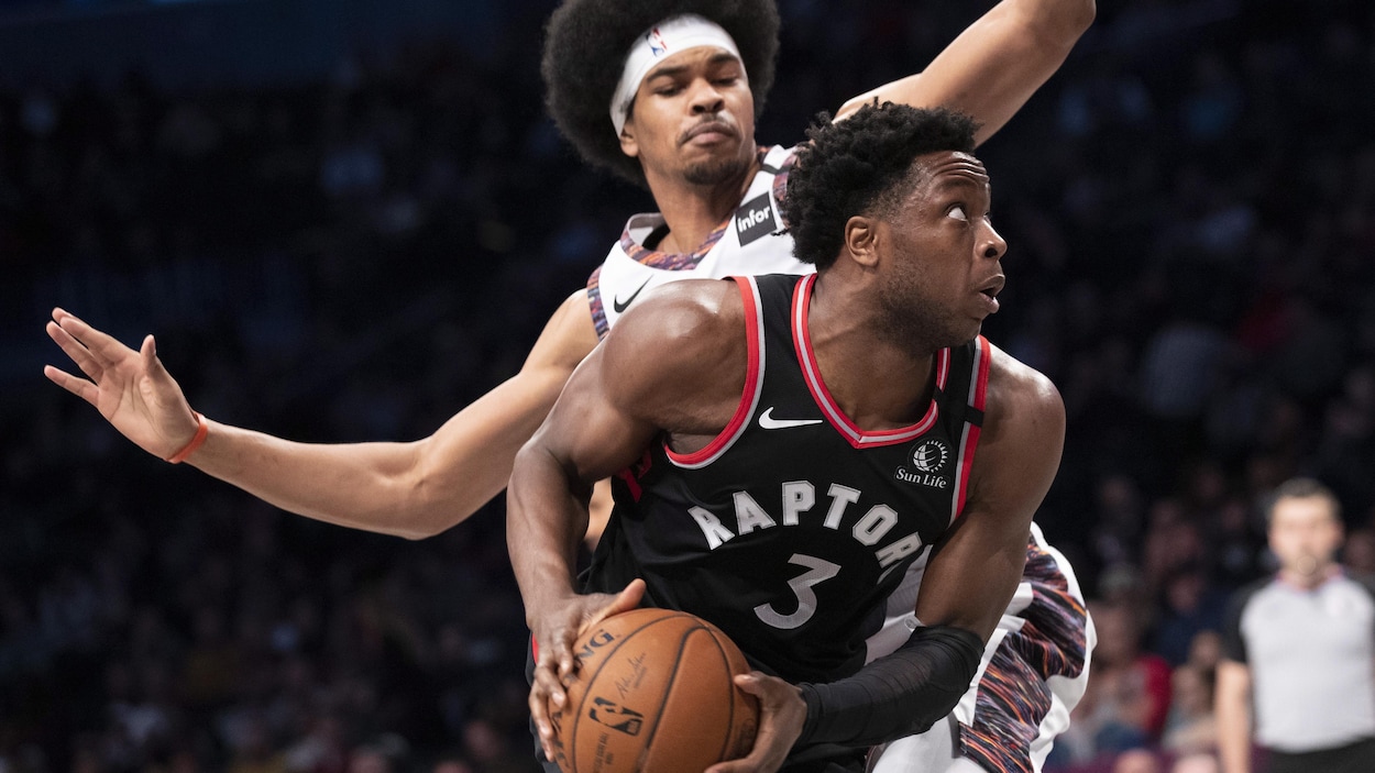 Deux joueurs de basketball