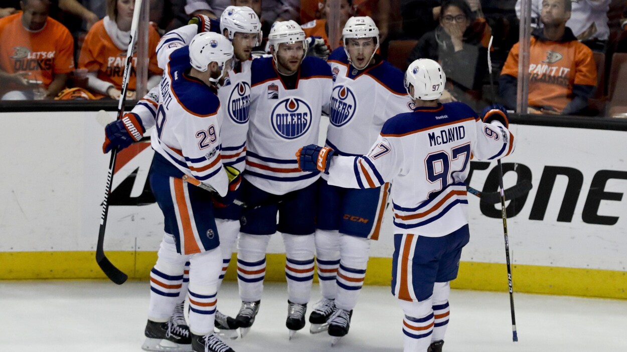 Les Oilers remportent le premier match à Anaheim RadioCanada.ca