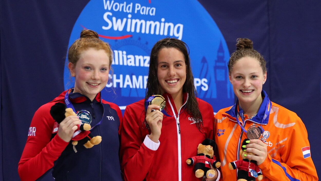 La Britannique Zara Mullooly et la Néerlandaise Chantalle Zuderveld accompagnent Aurélie Rivard sur le podium.