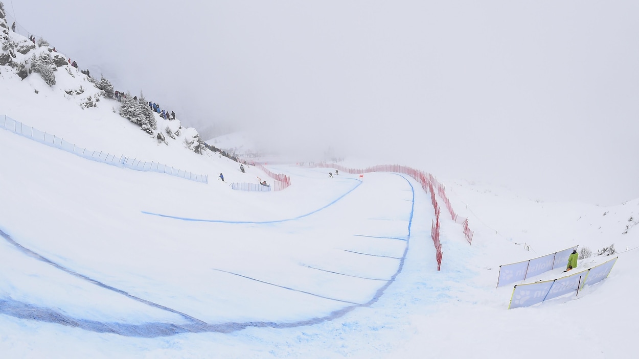 Trop de neige sur la piste de descente