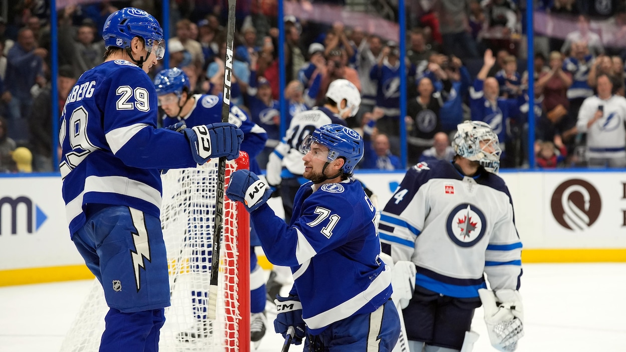 Holmberg et le Lightning s’imposent face aux Jets