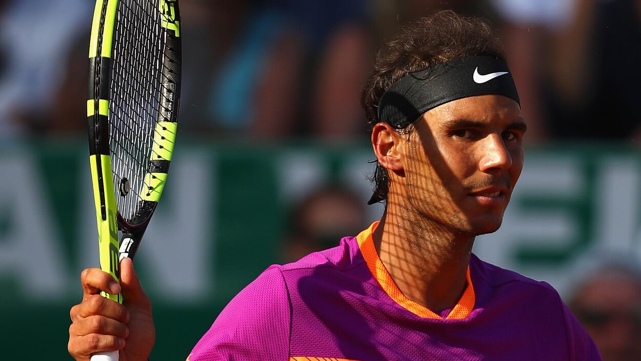 Rafael Nadal lève le poing après avoir gagné un match à Monaco Rafael Nadal lève le poing après avoir gagné un match à Monaco