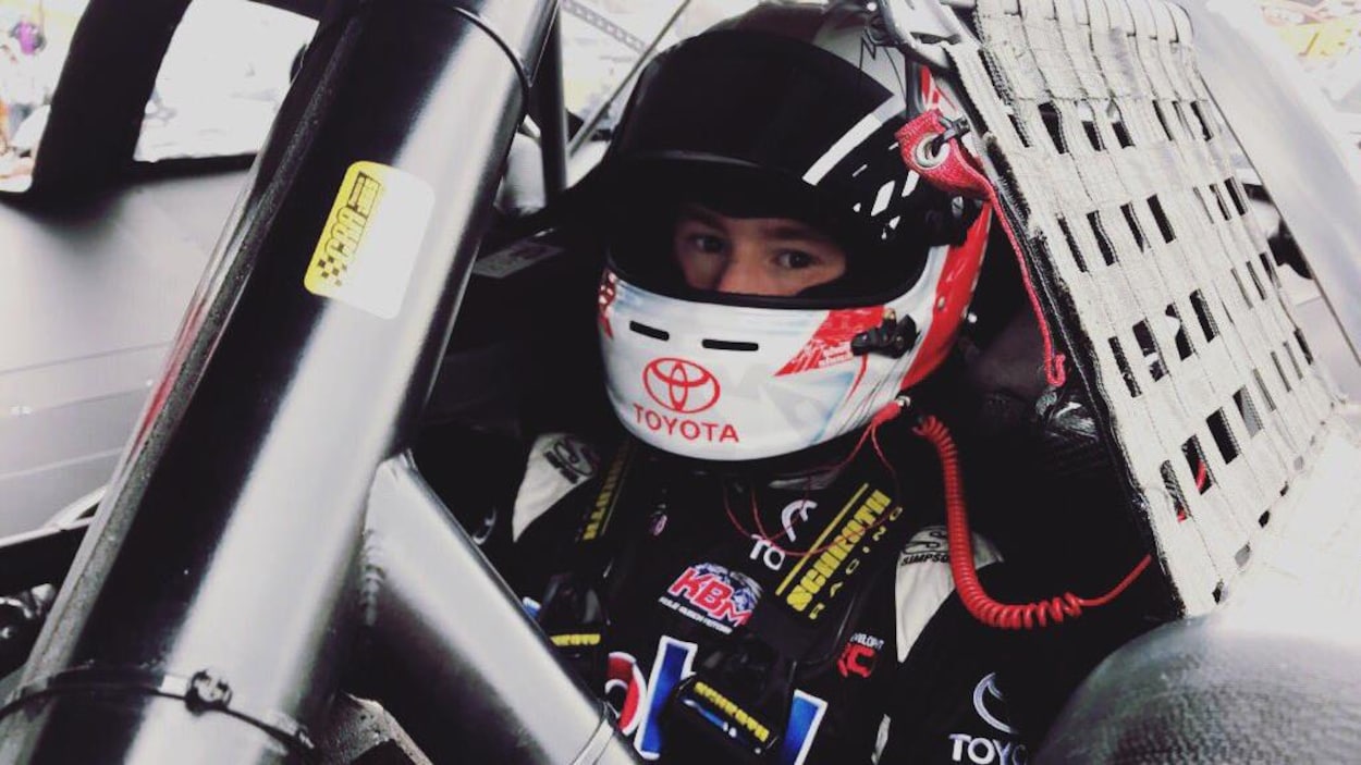 Raphaël Lessard dans le cockpit de sa Toyota Camry Raphaël Lessard dans le cockpit de sa Toyota Camry