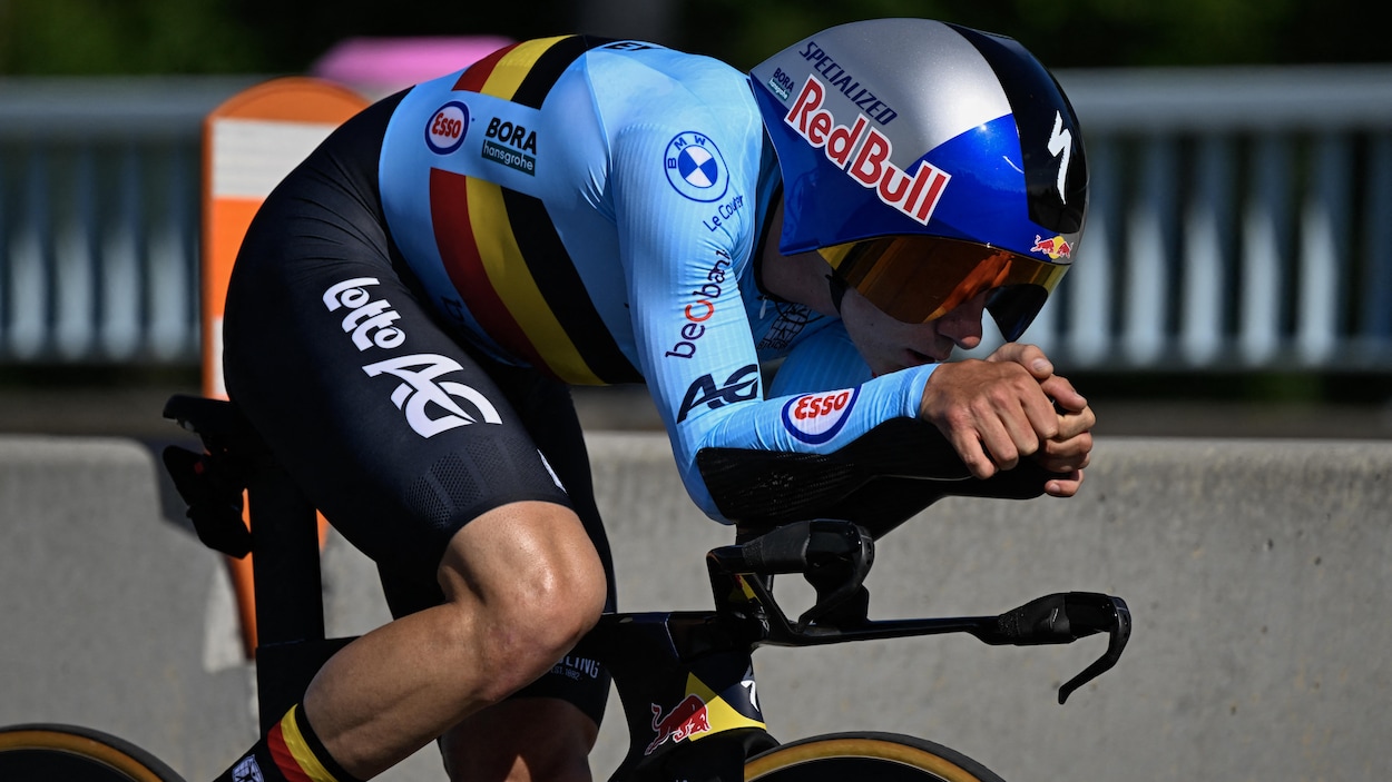 Remco Evenepoel devient quadruple champion du monde du contre-la-montre à Montréal