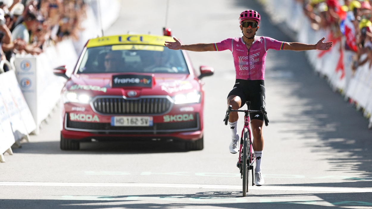 Richard Carapaz gagne en solitaire la 18e étape du Tour de France