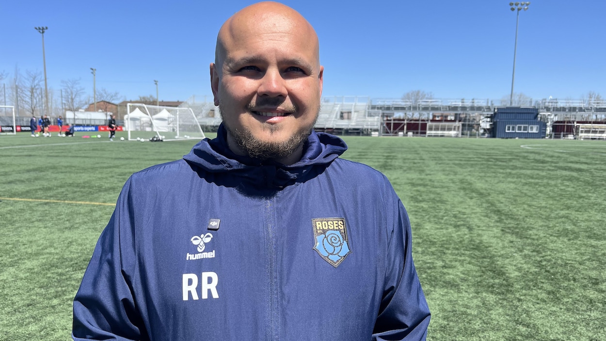 Les Roses congédient leur entraîneur-chef Robert Rositoiu