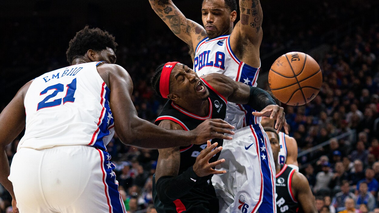 Des joueurs de basketball