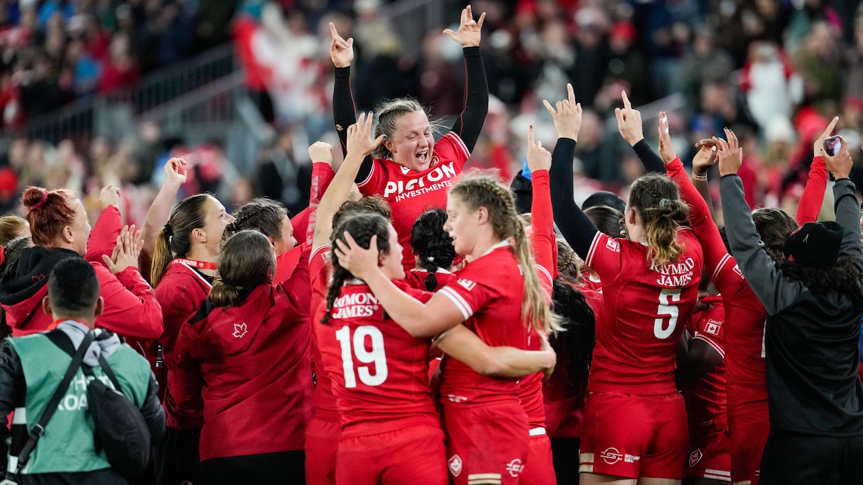 Les Canadiennes freinent la série sans revers des Anglaises en rugby