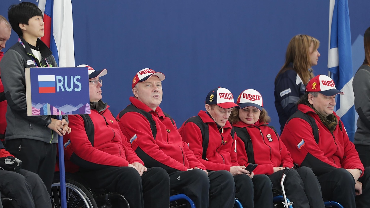 L'équipe paralympique russe aux Championnats du monde de curling à Gangneung, en Corée du Sud. L'équipe paralympique russe aux Championnats du monde de curling à Gangneung, en Corée du Sud.