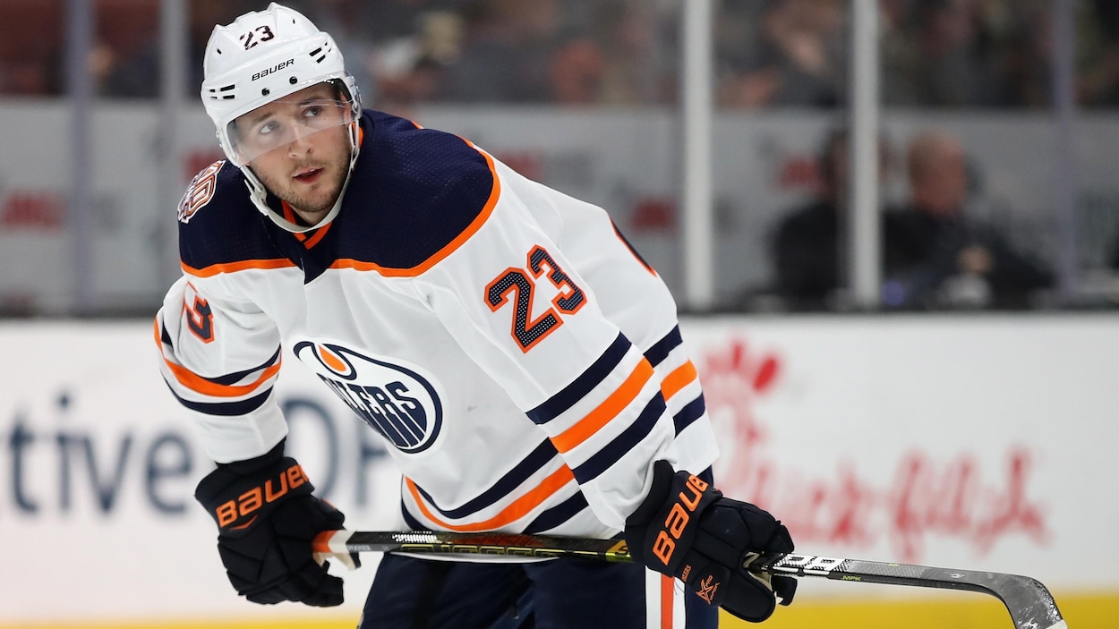 Ryan Spooner dans l'uniforme des Oilers d'Edmonton