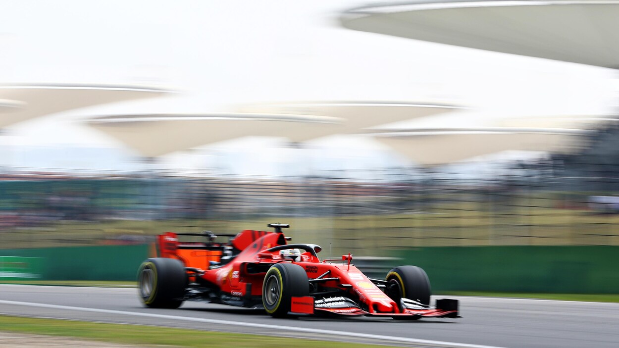 Sebastian Vettel dans sa Ferrari en Chine