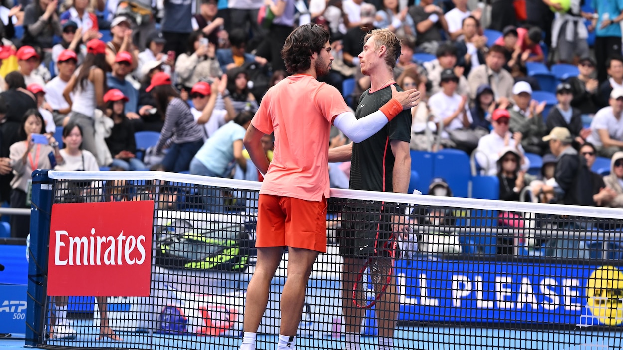 Shapovalov, blessé, se retire en quarts de finale contre Alcaraz à Tokyo