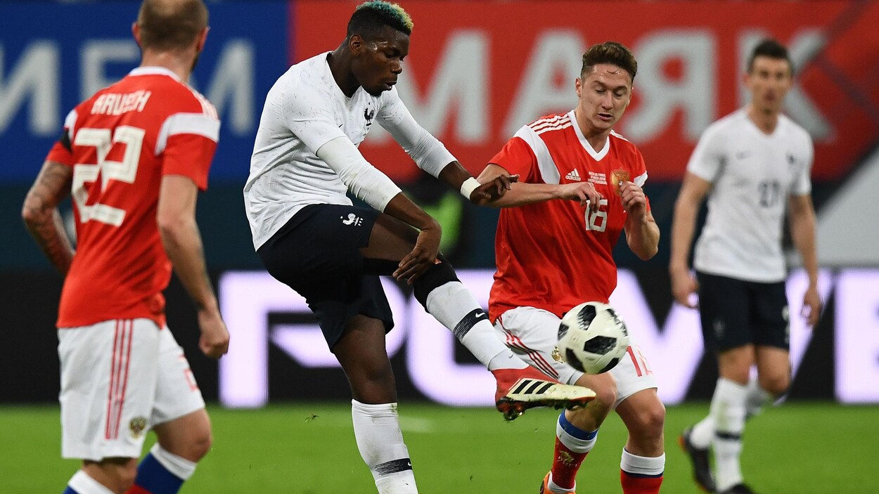 Le milieu de terrain Paul Pogba pendant le match amical France-Russie Le milieu de terrain Paul Pogba pendant le match amical France-Russie