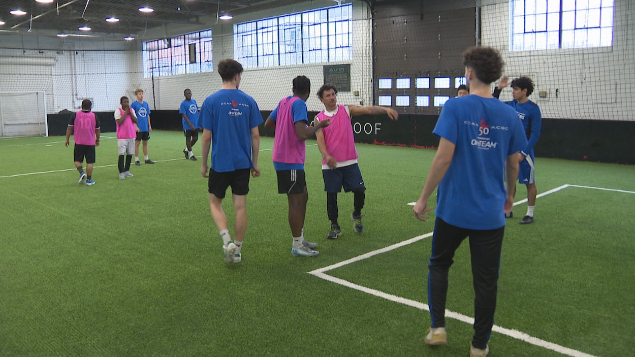 Le soccer pour transformer la vie des sans-abri montréalais