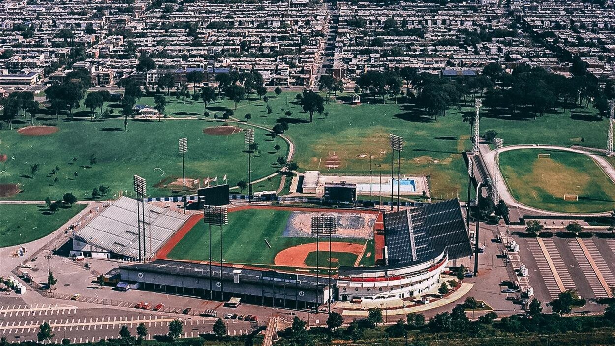 Vue aérienne du stade Jarry en 1976 Vue aérienne du stade Jarry en 1976