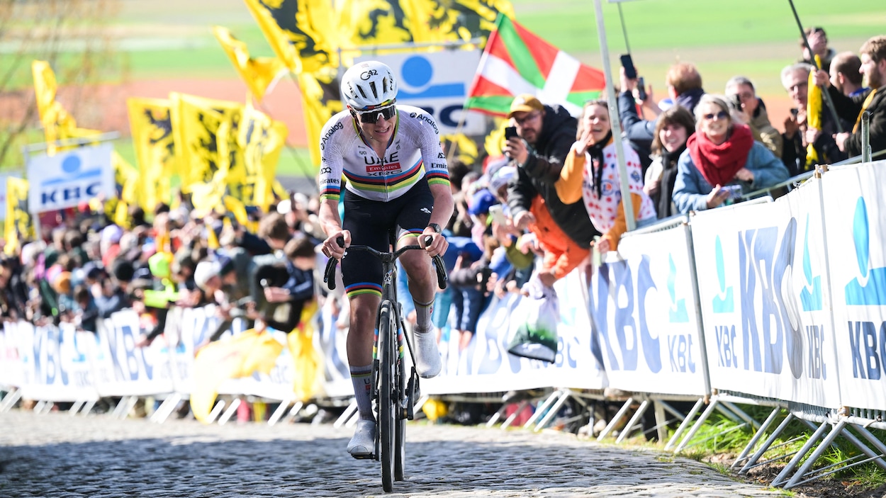 Tadej Pogacar remporte en solitaire son troisième Tour des Flandres