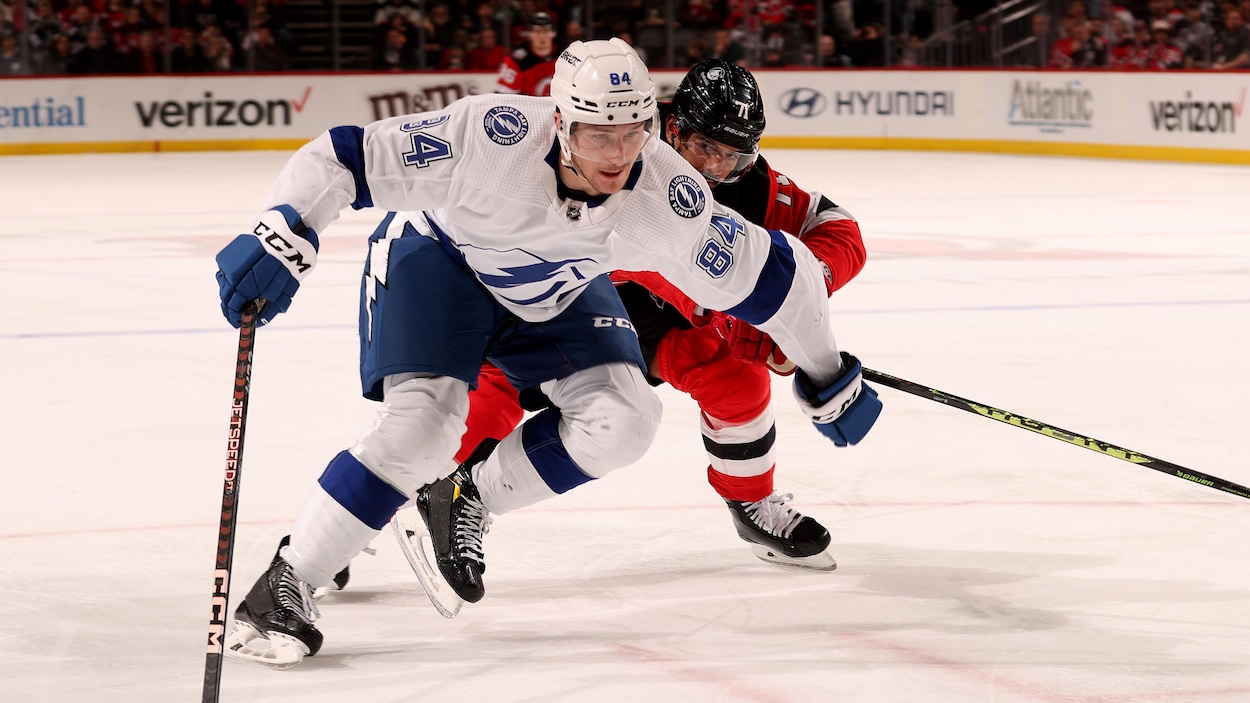 Tanner Jeannot signe un contrat de 2 ans avec le Lightning RadioCanada