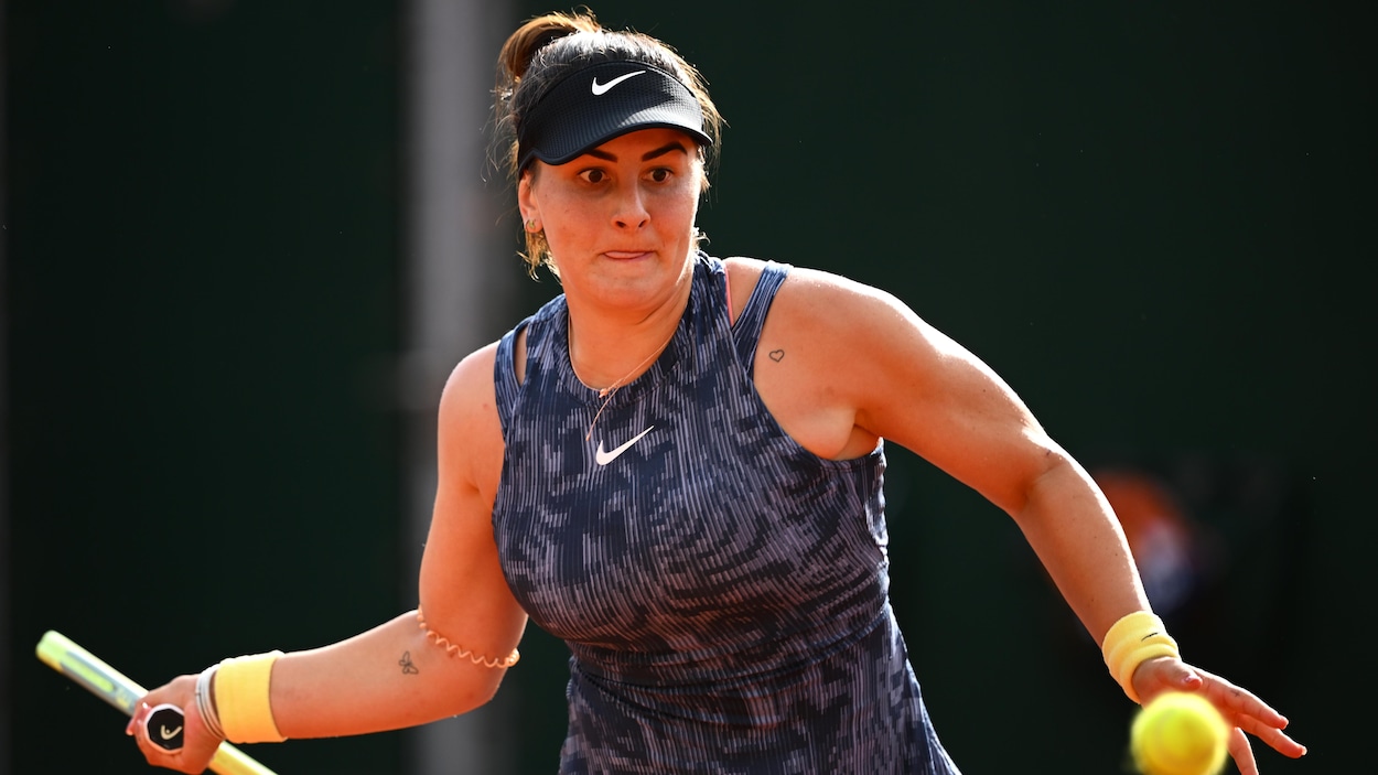 Bianca Andreescu balayée sur la terre parisienne