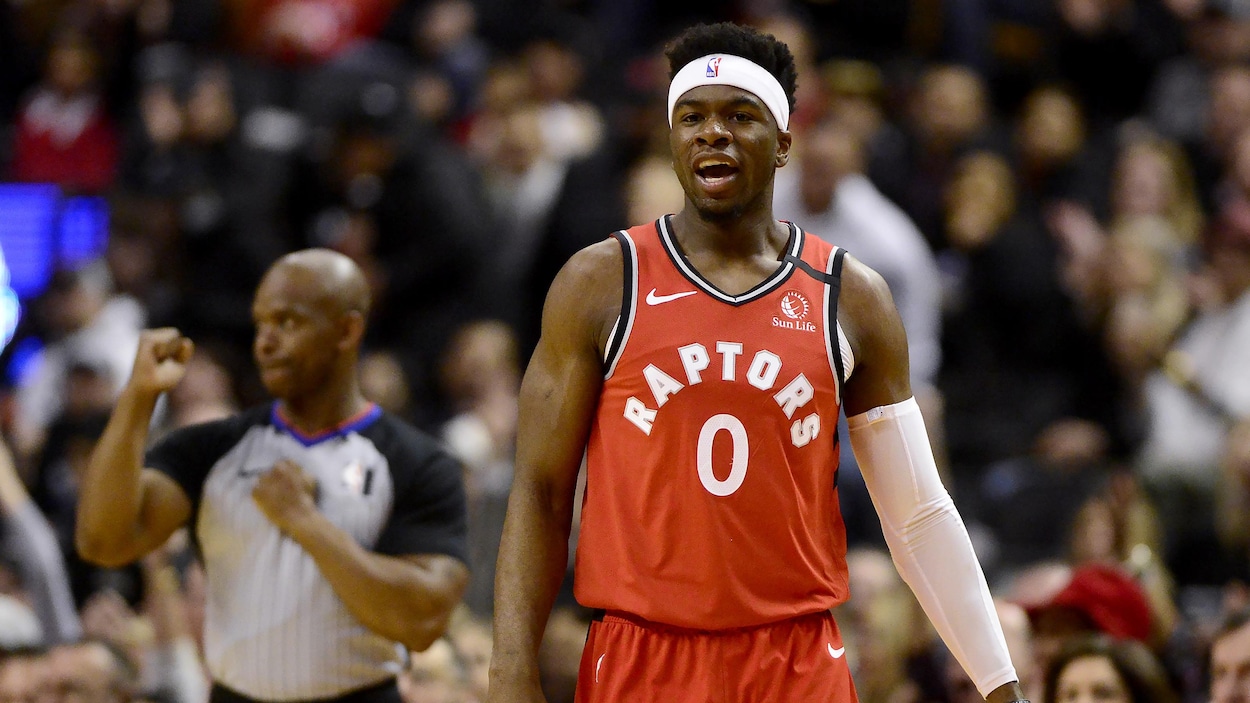 Terence Davis sur un terrain de basketball lors d'un match des Raptors.