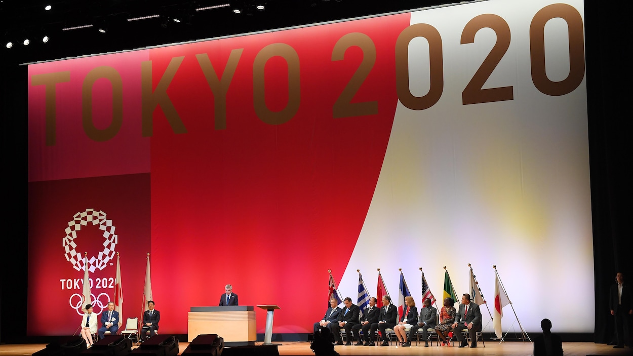 Le président du Comité international olympique (CIO), Thomas Bach, livre une allocution à Tokyo à un an des Jeux.