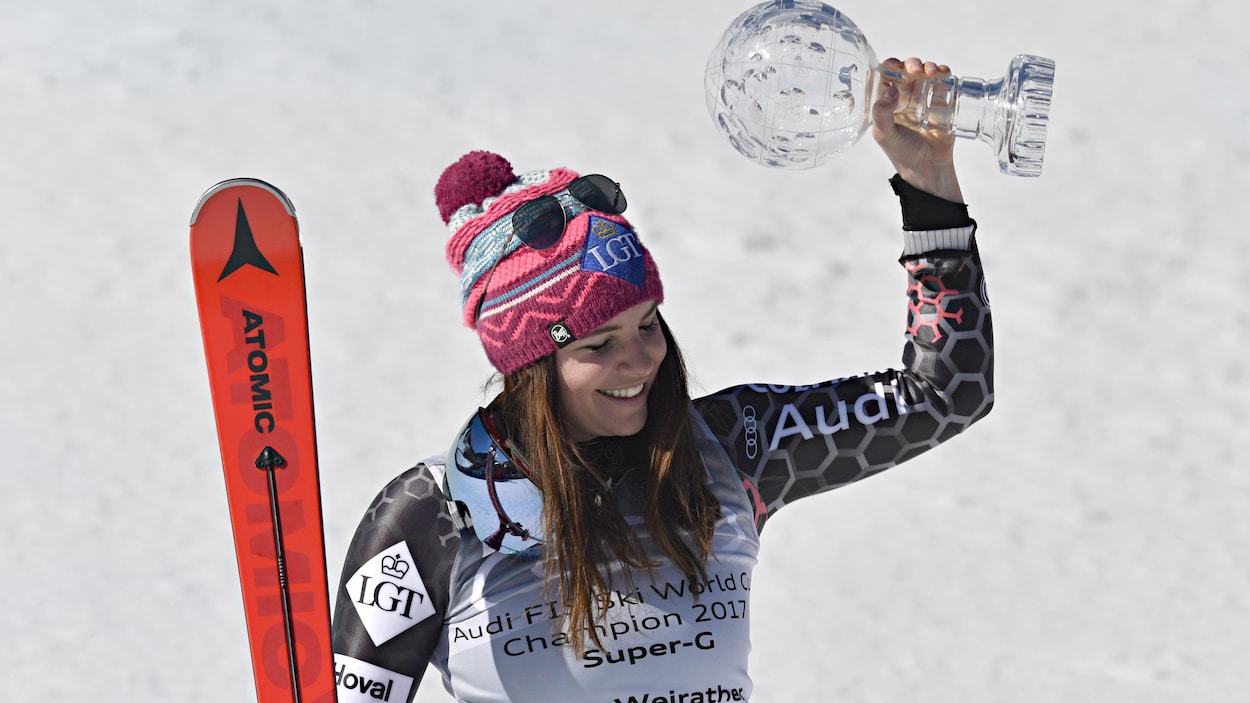 Tina Weirather avec son globe de cristal