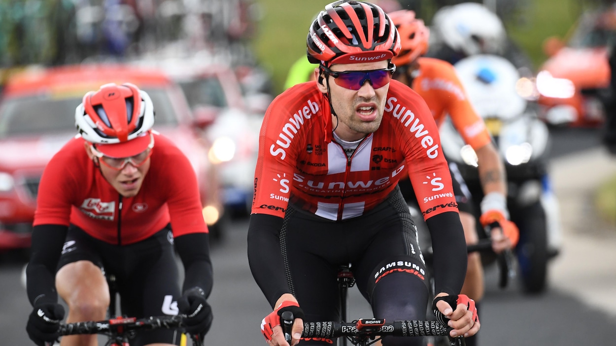 Il est en action pendant la deuxième étape du Critérium du Dauphiné