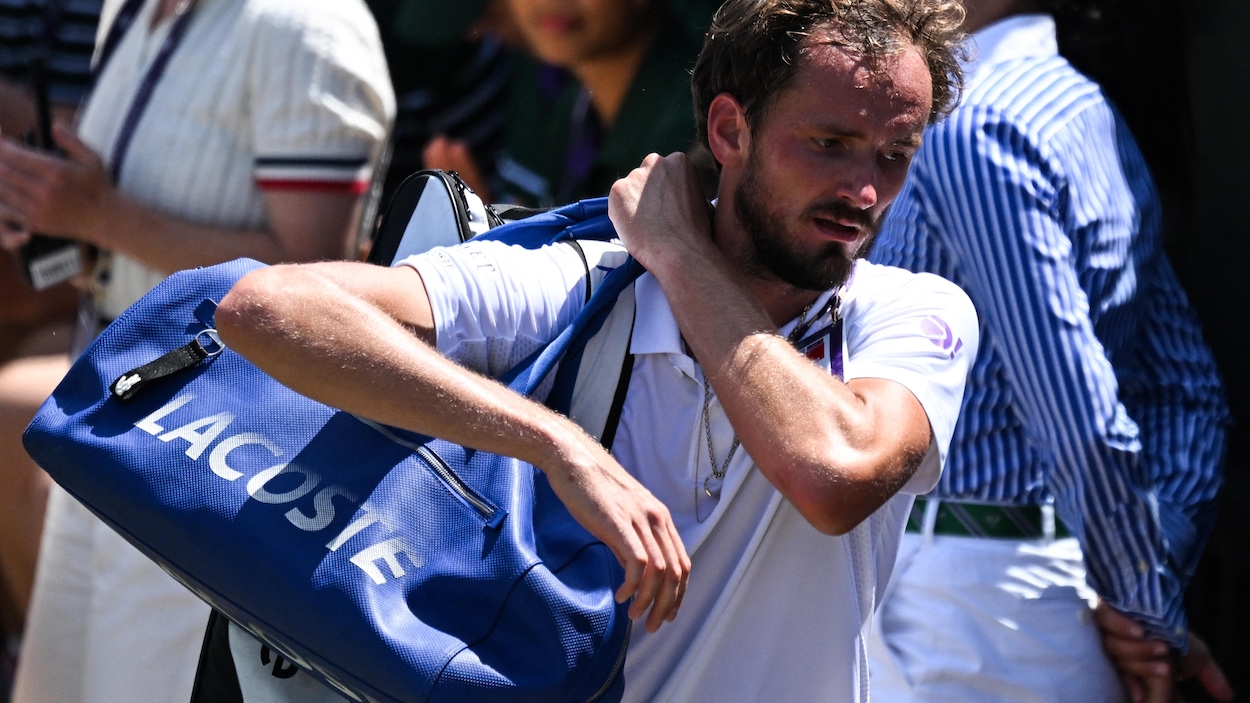 Des joueur étoiles de tennis, dont Daniil Medvedev, sont coincés au Moyen-Orient