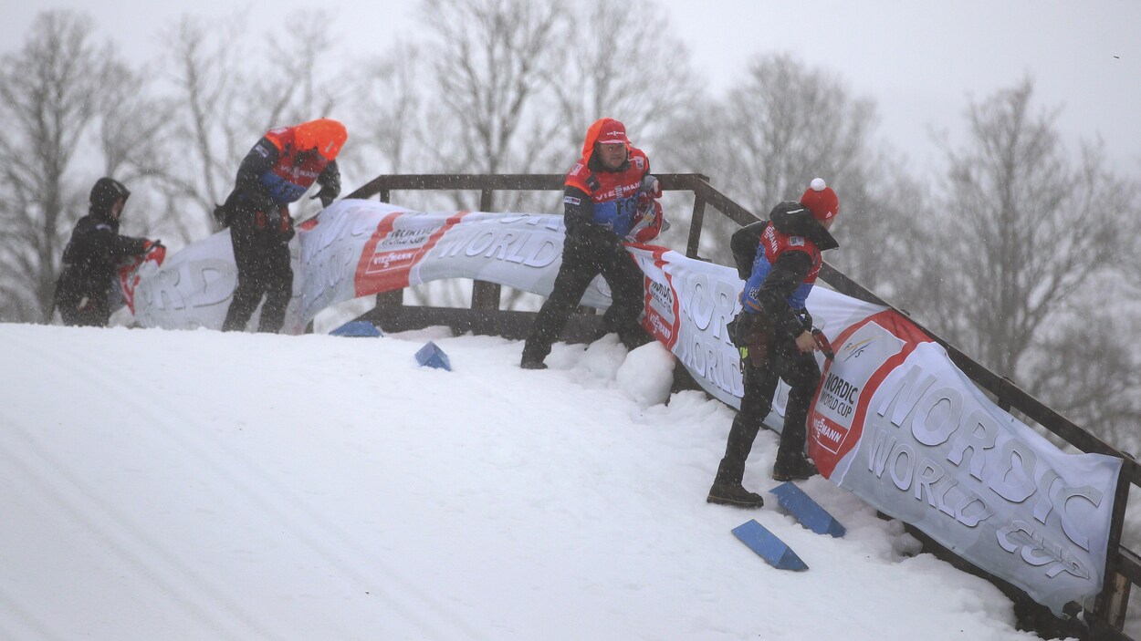 Le Tour de ski 2017-2018 sera réduit de sept à six étapes cette année. Le Tour de ski 2017-2018 sera réduit de sept à six étapes cette année.