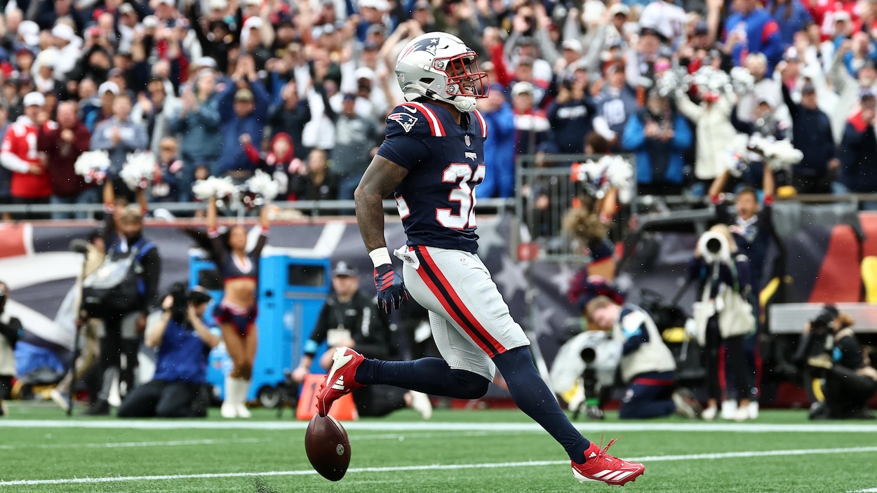 Les Patriots dominent les Steelers d’Aaron Rodgers