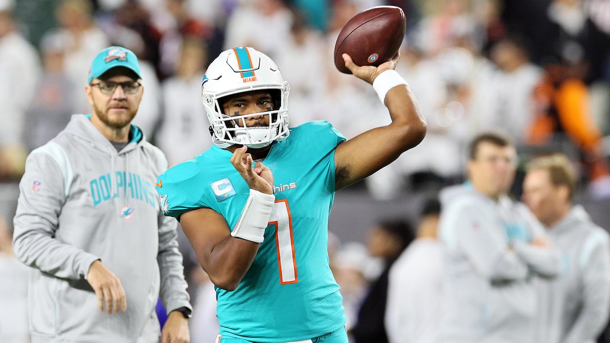 Les Dolphins de Miami annoncent avoir lib&eacute;r&eacute; leur quart Tua Tagovailoa