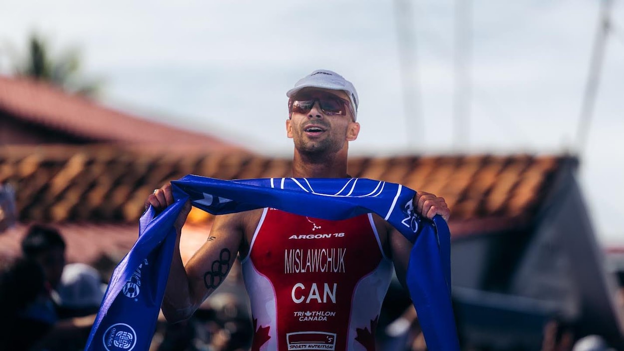 Triathlon : Tyler Mislawchuk triomphe à la Coupe du monde de Huatulco
