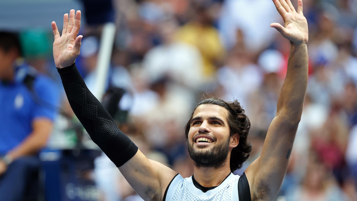 Carlos Alcaraz passe en quarts de finale à Flushing Meadows