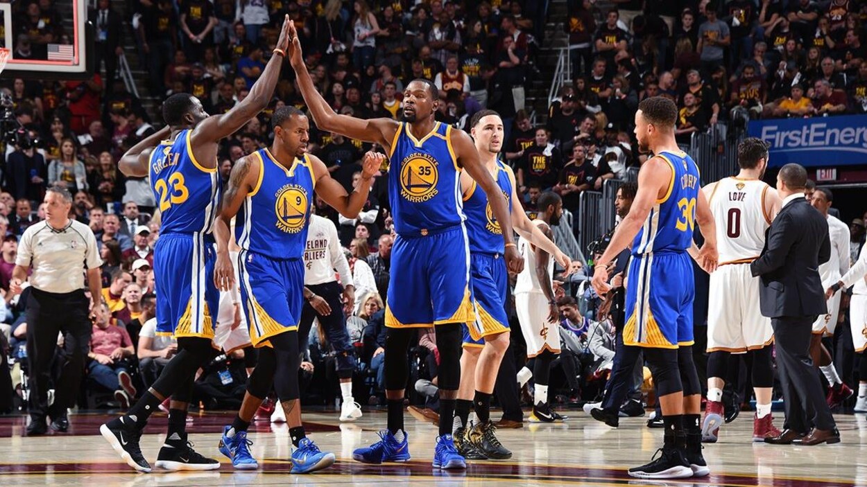 Les Warriors à une victoire du titre de la NBA RadioCanada.ca