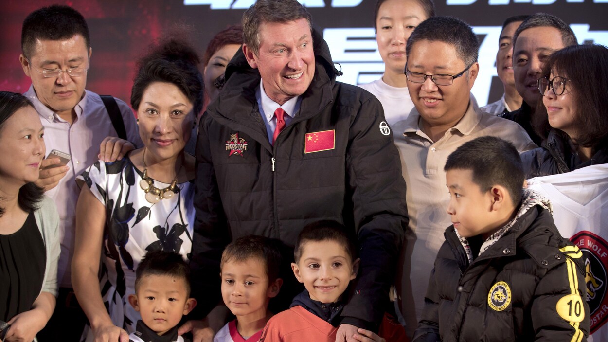 Wayne Gretzky en visite promotionnelle en Chine