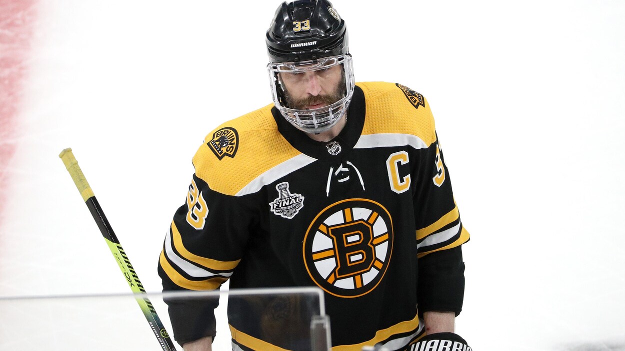 Zdeno Chara avec un protecteur facial