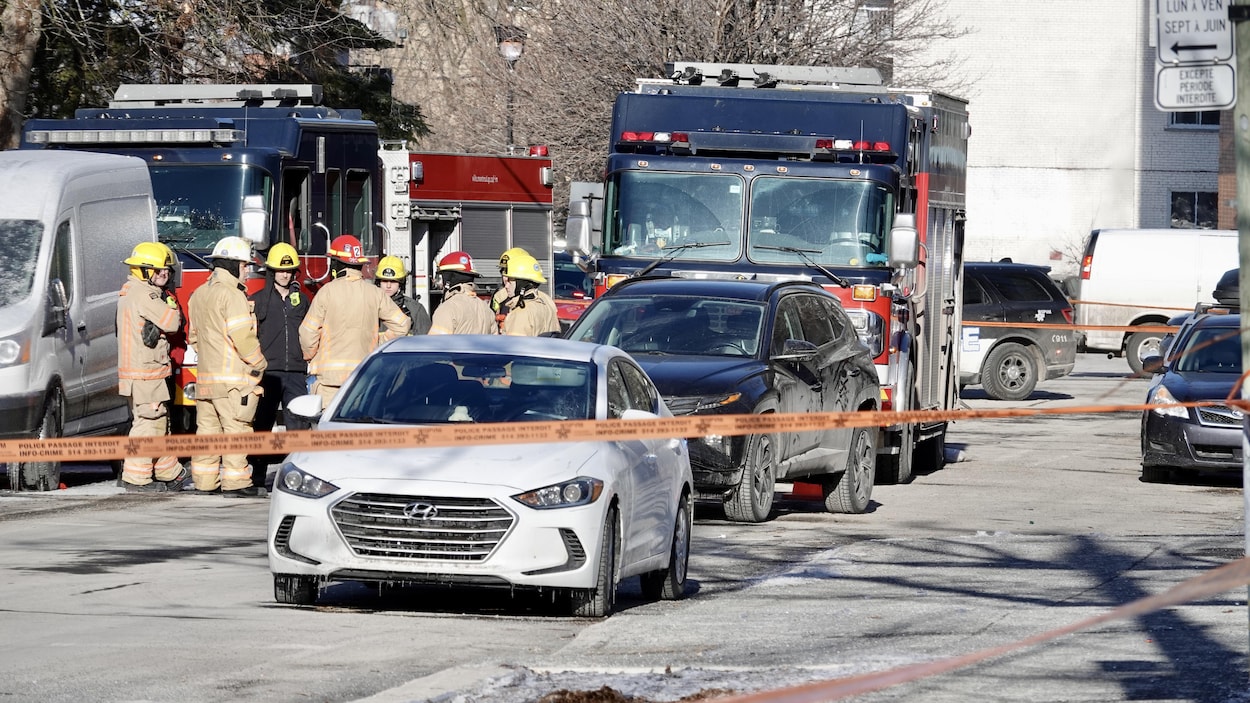 Un piéton qui a été percuté par un véhicule à Montréal lutte pour sa vie