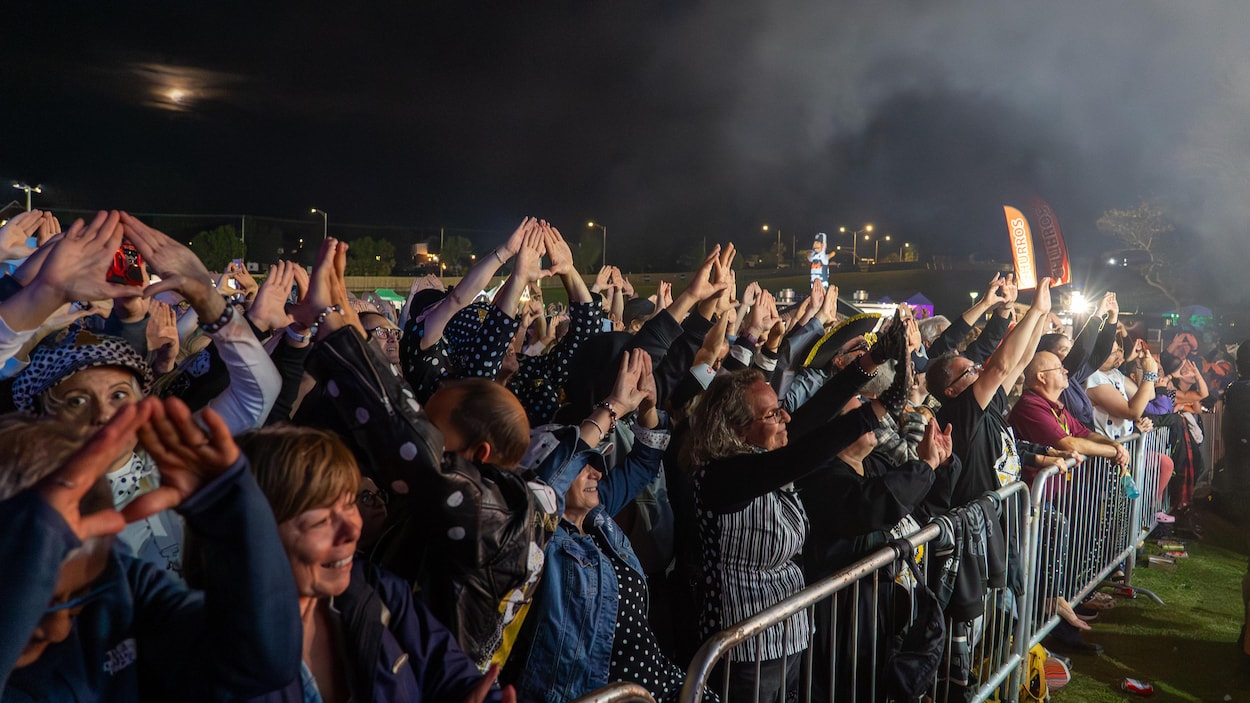 Début des spectacles sur la scène principale des Grandes Fêtes Telus