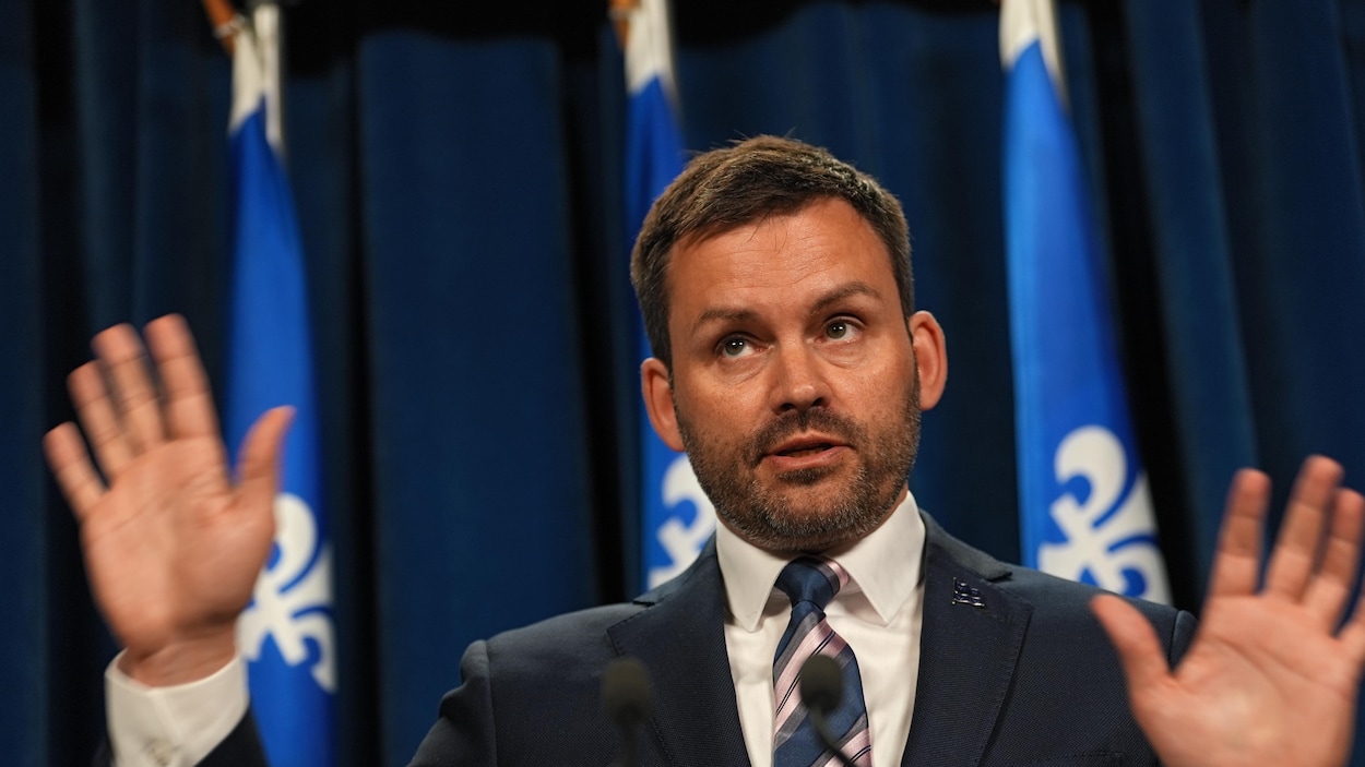 Dépenses, référendum, appel au respect : la précampagne électorale s’anime au Québec