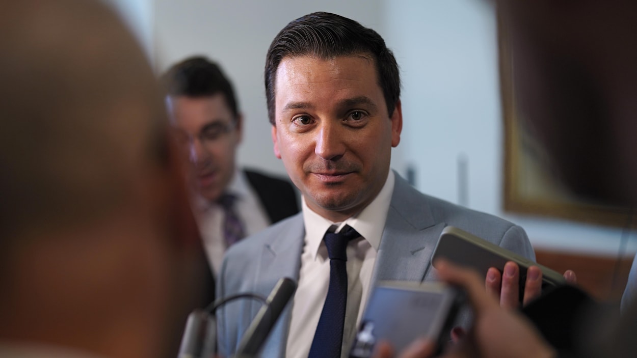 Constitution : le ministre Simon Jolin-Barrette accuse les oppositions « d’obstruction »