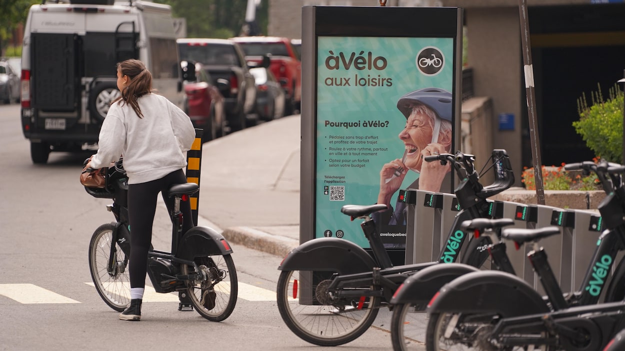 Les constats remis aux cyclistes sans casque explosent à Québec