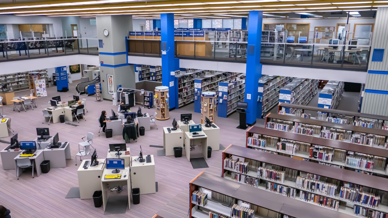 La bibliothèque publique centrale au centre-ville de Regina, en Saskatchewan, le 16 septembre 2022.