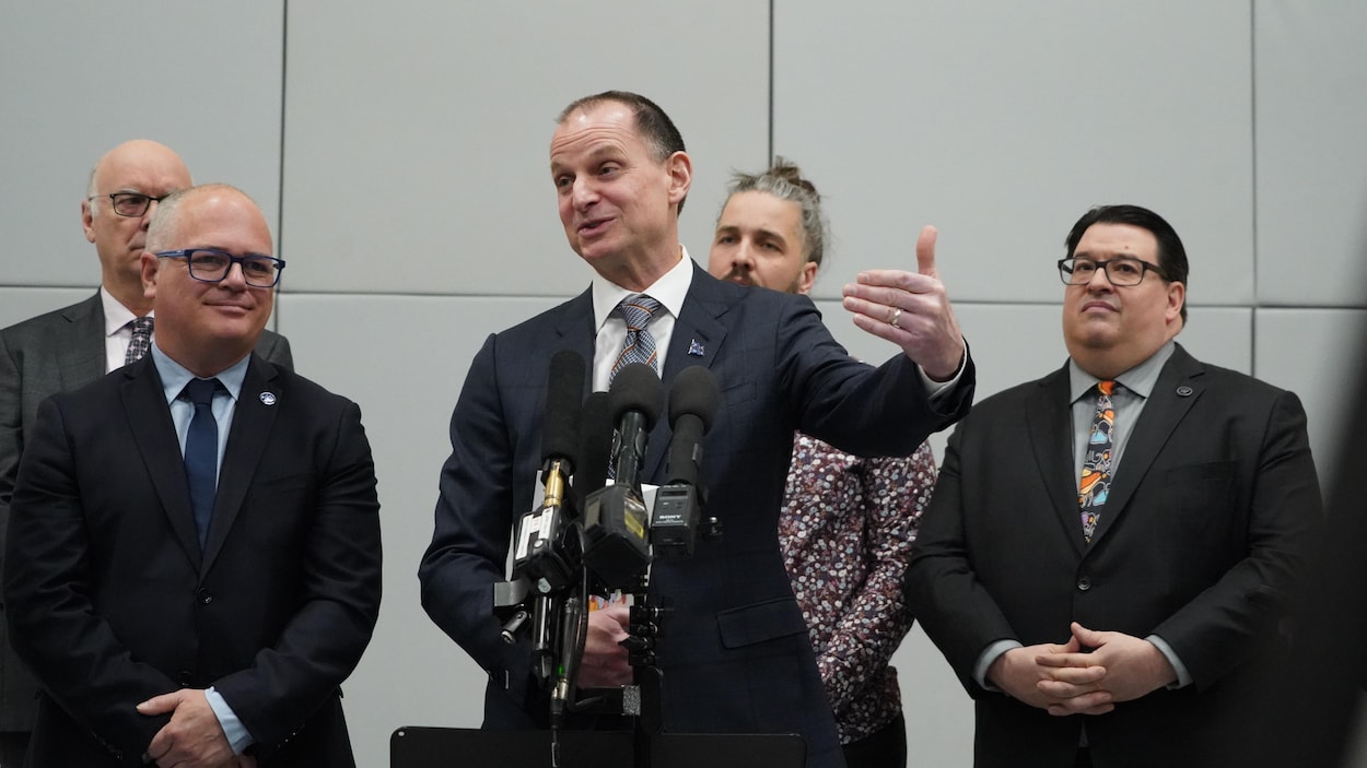 Cinq points à surveiller dans le budget du ministre des Finances Eric Girard