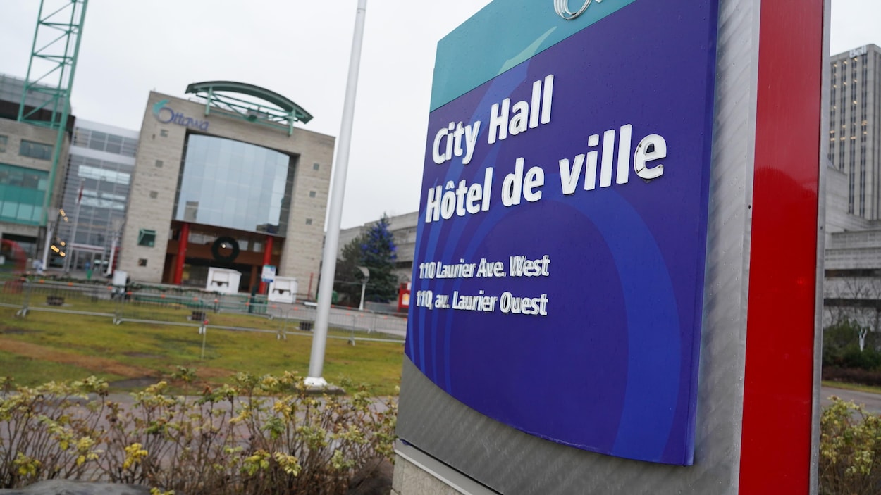 La Ville d’Ottawa adopte le « règlement bulle » pour encadrer certaines manifestations