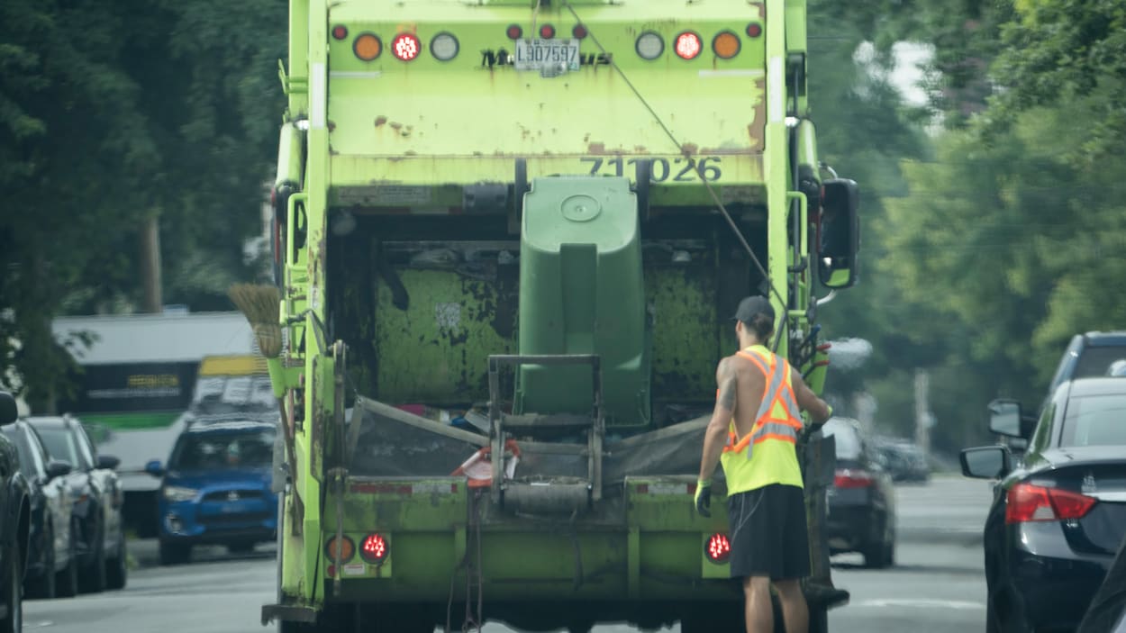 Les ordures bientôt ramassées toutes les deux semaines à Laval