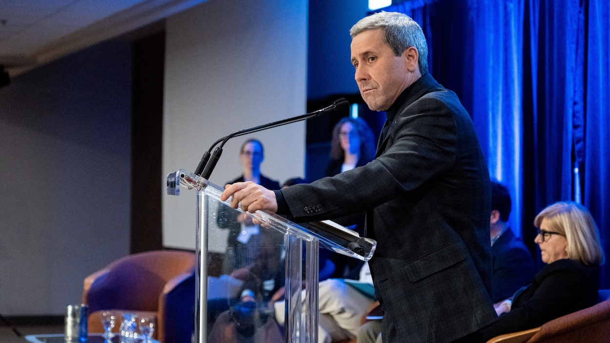 « La forêt n’appartient pas à un seul groupe économique », dit le ministre Simard