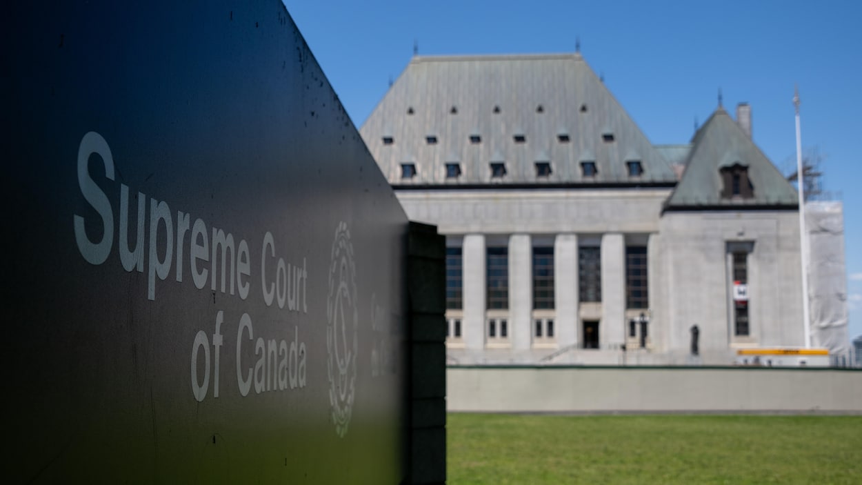 Traduction à la Cour suprême : la saga judiciaire n’est pas terminée